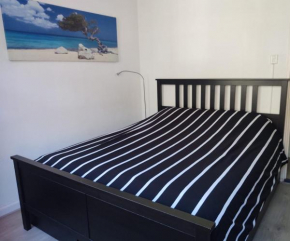  Jordaan Canal View Apartment  Амстердам